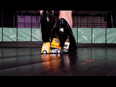 Play MP4 - Giantess destroys your car and your life