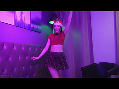 Play MP4 - She dances to the Last Christmas song