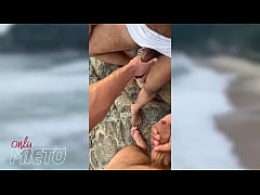 Play MP4 - Pegando o h&eacute;tero discreto na praia de nudismo &lpar;PARTE 2&rpar; XV&Iacute;DEOS RED