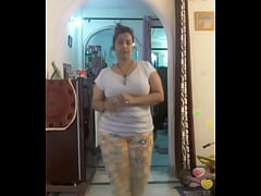 Play MP4 - Hot desi indian bhabi shaking her sexi ass &boobs on bigo live&period;&period;&period;4