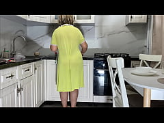 Play MP4 - An experienced old woman with a strong ass took her stepson's cock in her anal