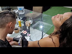 Play MP4 - Tatuagem na minha garota em troca de buceta