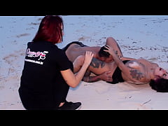 Play MP4 - Luna Lilac em uma cena quentissima com maromba na beira da praia -Djords Avila - Luna Lilac