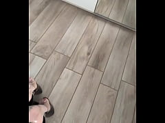 Play MP4 - Mio marito &egrave; in videochiamata in riunione di l&agrave; &quest; gli porto il caff&egrave; cos&igrave;&quest; ️&num;stocking &num;heel &num;sexy &num;porn &num;hard