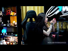 Play MP4 - Ruan beija bem gostoso a cintura da Bibi Griffo&comma; ela gostou e mostrou os biquinhos do peito dela - Podcast P&aacute;pum no Barraco&excl;