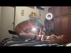 Play MP4 - Bastidores&comma; casal Pitbull Porn e Lunna Geek comem ruivinha peituda gostosa&period;