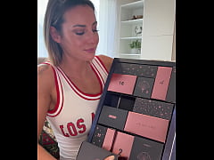 Play MP4 - Case n&deg;6 &colon; Un Jeu de Cartes &agrave; Deux&period;&period;&period; Je Vais Quand M&ecirc;me Te Chauffer En Solo