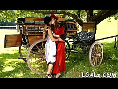 Play MP4 - Cuties take up with the tongue in position &num;69