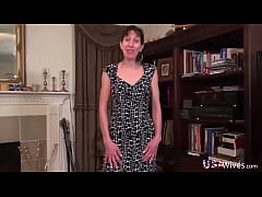 Play MP4 - USAWIVES Horny and lonely wife likes striptease