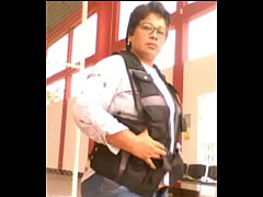 Play MP4 - T&iacute;a arrecha se masturba