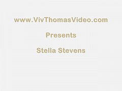 Play MP4 - Stella Stevens Fingers Herself