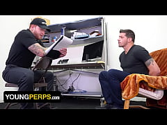 Play MP4 - Tattooed Officer Jeremiah Cruze Gives Mischievous Guy Ty Roderick What He Deserves - Young Perps