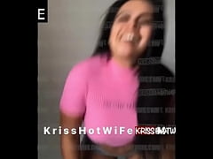 Play MP4 - Kriss Hotwife - Trocando de Roupa e Experimentando as Novas Blusinhas Safadinhas Marcando Biquinho