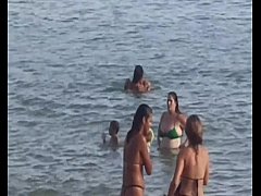 Play MP4 - Casal Maluco Dando 'Umazinha' Na Praia Rio das Ostra