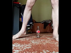 Play MP4 - Slut and bottle