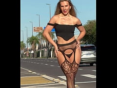 Play MP4 - jacqueline fotografando pelas ruas com movimento