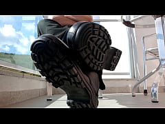 Play MP4 - Relaxing in my work boot