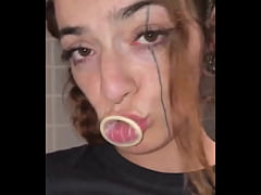 Play MP4 - Me encanta un ba&ntilde;o p&uacute;blico&period;&period;&period;