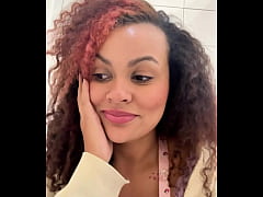 Play MP4 - Public Toilet Farts at Cosplay Con - Gassy BBW in Cosplay