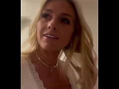 Play MP4 - She comes to fuck me during my rest