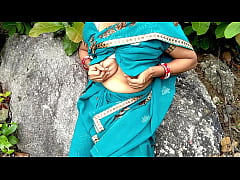 Play MP4 - लण्ड की भूखी सौतेली माँ को जंगल के पहाड़ों में ले जाकर चोदा