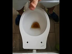 Play MP4 - Piscio tanto