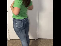 Play MP4 - Hot MILF Strips and Plays With Her Wet Pussy