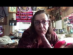 Play MP4 - Bobbie loves cock