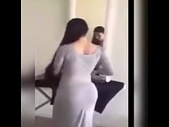 Play MP4 - Sexy view from front and back of walking curvy girl