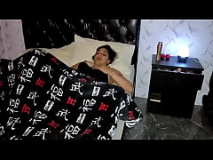 Play MP4 - Me met&iacute; en la cama con ganas de follarme a mi hermanastro