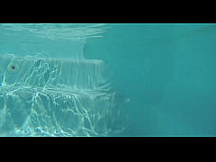 Play MP4 - Petite vid&eacute;o un vieux vicieux vient me mater la chatte et le trou du cul &period;&period;&period;