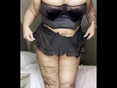 Play MP4 - Love showing off my long legs&period;