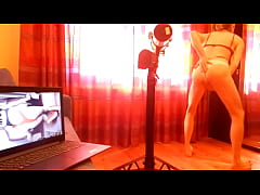 Play MP4 - dancing in front of a webcam