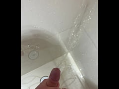 Play MP4 - Pissing & Jerking Off At The Same Time