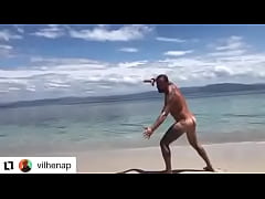 Play MP4 - Paulo Vilhena pelado praia nudismo