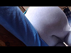 Play MP4 - Wonderful farts inside tight yoga pants