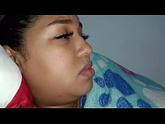 Play MP4 - Mi esposa me masturba mientras los dos vemos porno en la televisi&oacute;n