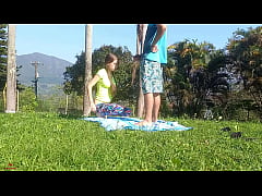 Play MP4 - Mi hermanastro me folla muy duro al aire libre cuando nuestros padres no est&aacute;n&period;