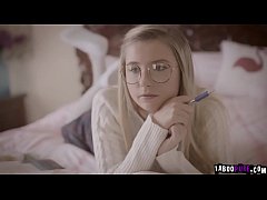 Play MP4 - Stepbro let her stepsis Carolina Sweets rides him on top&excl;