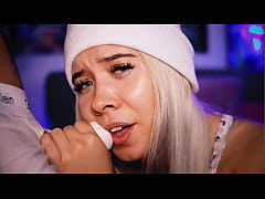 Play MP4 - Sexy blonde is eager to suck cock