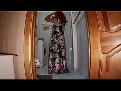 Play MP4 - Mature MILF took off her panties and went to the shower but got a dick in anal