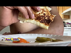 Play MP4 - Estoy Aliment&aacute;ndome despu&eacute;s de masturbarme por segunda vez