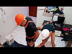 Play MP4 - CHEFE FOI FISCALIZAR A OBRA E LEVOU PICA XXL DO PINTOR