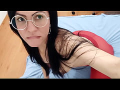 Play MP4 - GRELHO ENORME E BUCETA MUITO GRANDE &comma; VIZINHA GOSTOSA PRATICA EXERC&Iacute;CIOS COM A BUCETA TODA DE FORA COM SUA MEIA CAL&Ccedil;A FINA TRANSPARENTE &excl; GOSTOSA DESTE JEITO QUERO VER TODA MOLHADA&period;