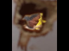 Play MP4 - Flagra de punheta no banheiro de maca&eacute;