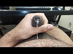Play MP4 - Masturbating and watching porn