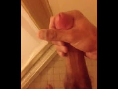 Play MP4 - Jacking off in shower