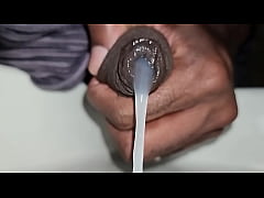 Play MP4 - O tes&atilde;o derramado em c&acirc;mera lenta na pia do banheiro&period; &num;uncut &num;BBC &num;cum