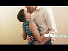 Play MP4 - Twink Visit DILF Doctor's Private Room