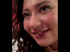 Play MP4 - Minha amiga Thai On Fire me chamou para ser o presente de aniversario do marido dela&comma; mas quem ganhou no final fui eu que tive meu primeiro squirt